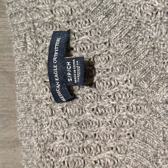 American eagle sweater - Picture 2 of 3